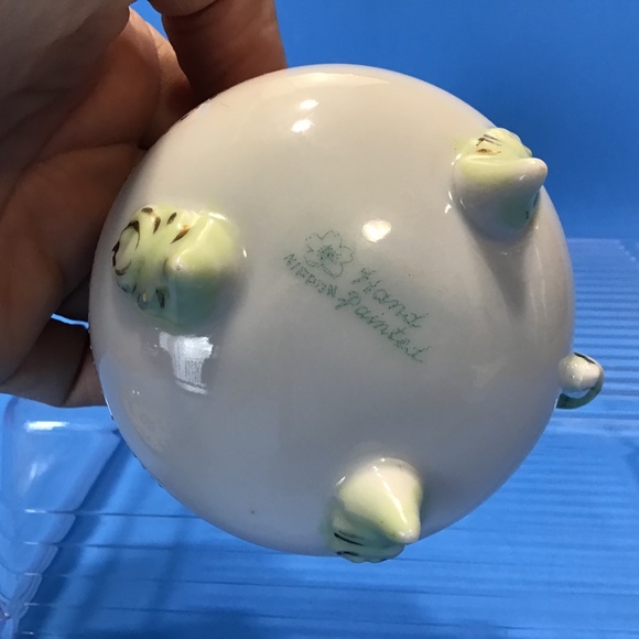 Vintage Japan tea cup and saucer set - Picture 6 of 8